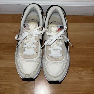 Nike waffle debut size 8.5